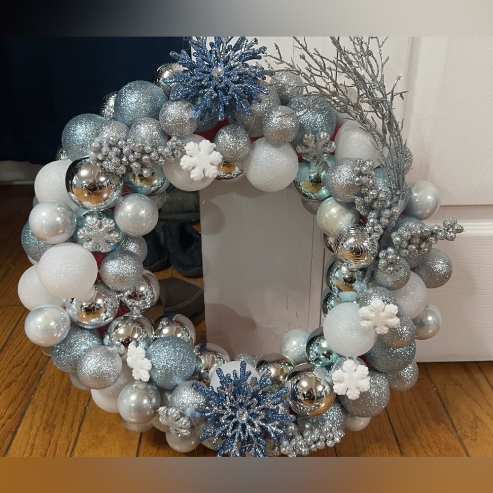 Blue silver Wreath